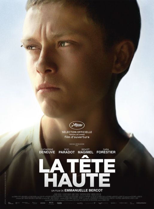 la tête haute